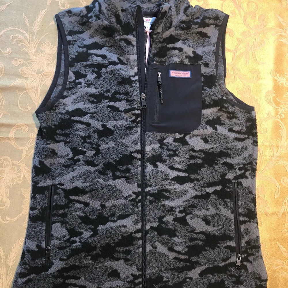 Vineyard Vines Camo Vest